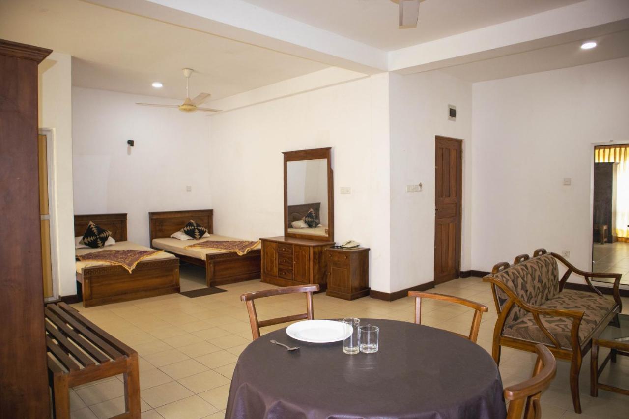 בלנגודה Chamaya Holiday Inn מראה חיצוני תמונה